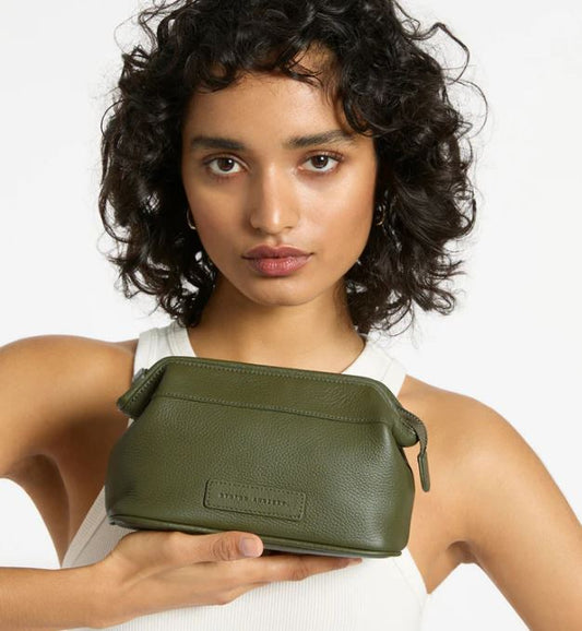 Thinking of a place toiletry bag Khaki