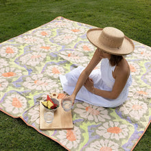 Load image into Gallery viewer, Sadie Picnic Rug

