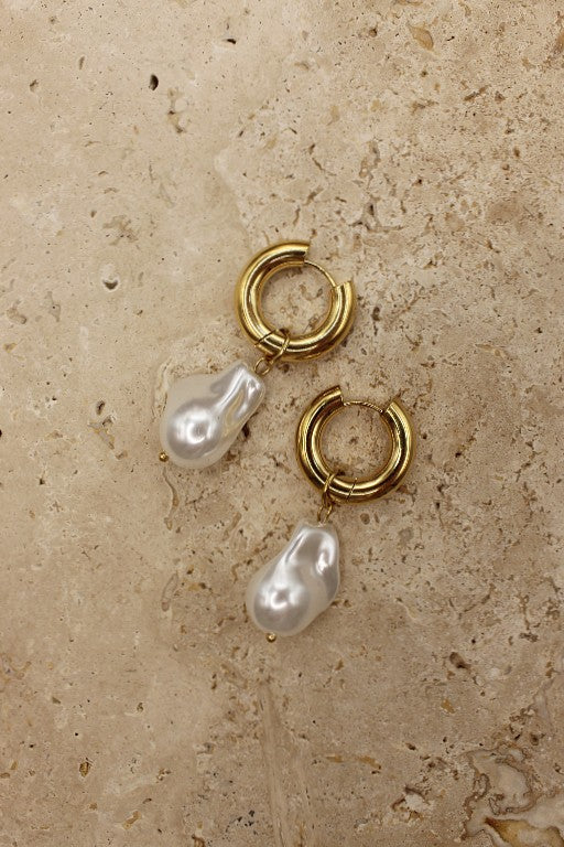 LOVE FROM LILOU -  Kate Pearl Drop Earrings